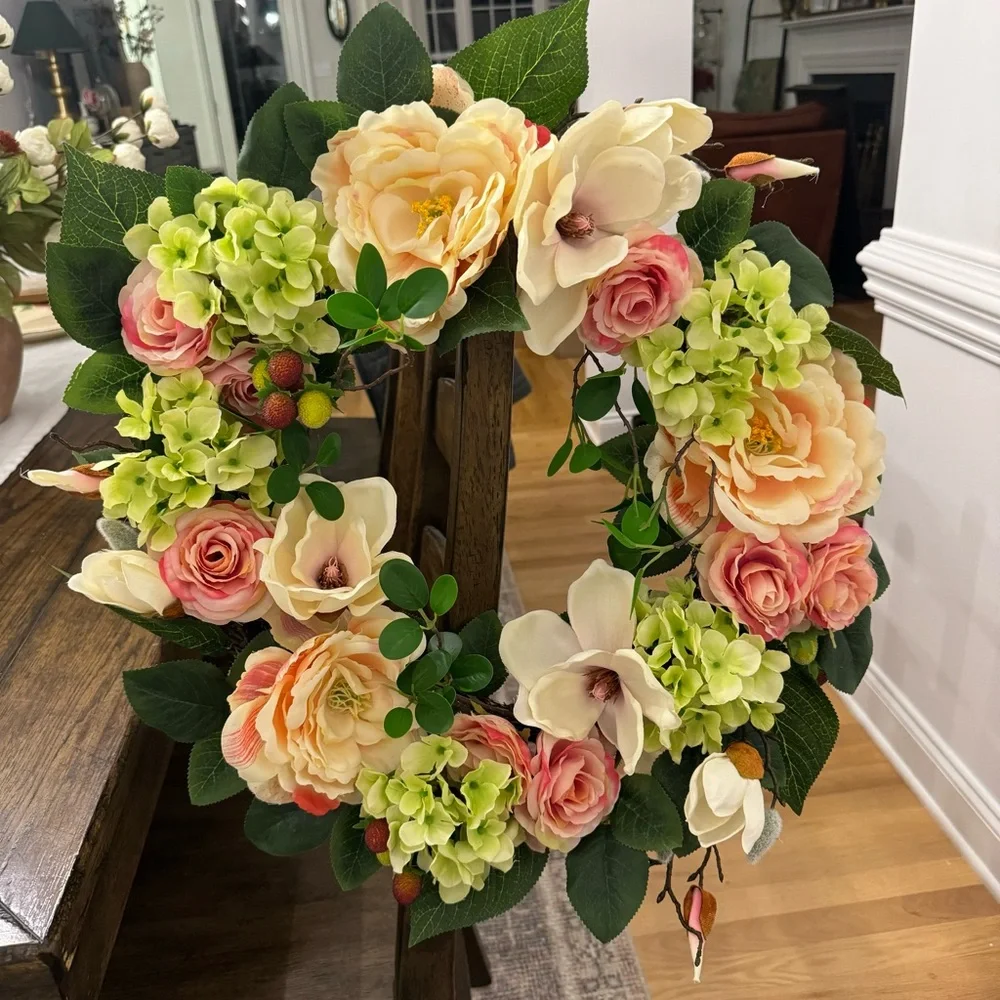 Mixed Rose / Hydrangea  |,Magnolia/ Spring Wreath 22”